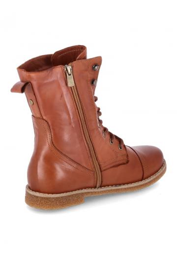 Ботинки на шнуровке