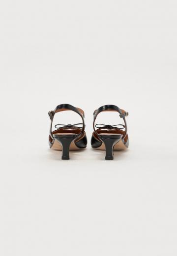 Туфли с ремешком