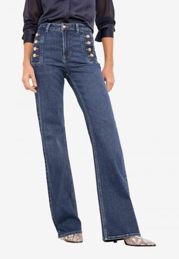 Клешеные джинсы