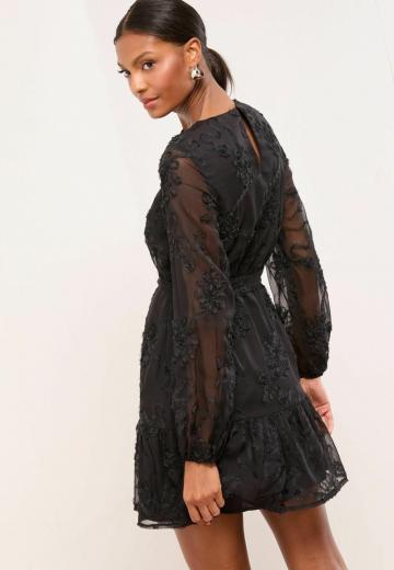 Короткое платье