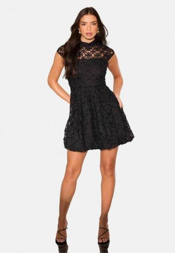 Короткое платье