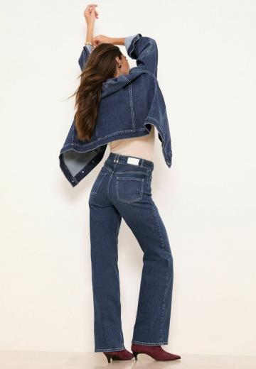 Прямые джинсы