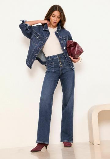 Прямые джинсы