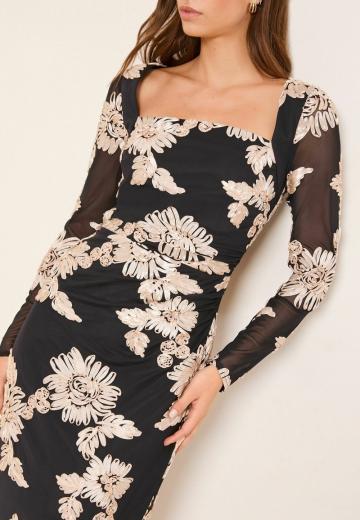 Платье футляр