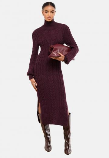 Вязаное платье