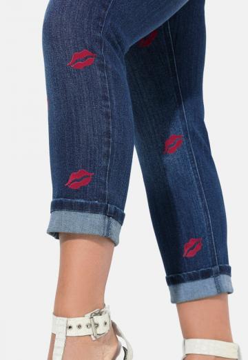 Короткие джинсы