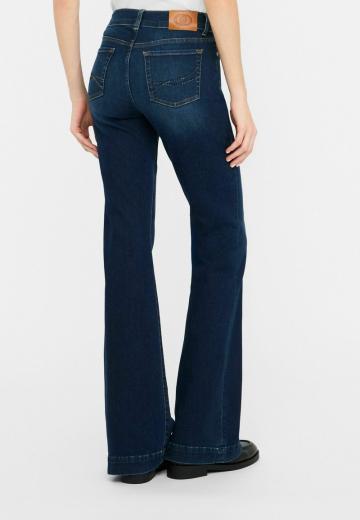 Клешеные брюки