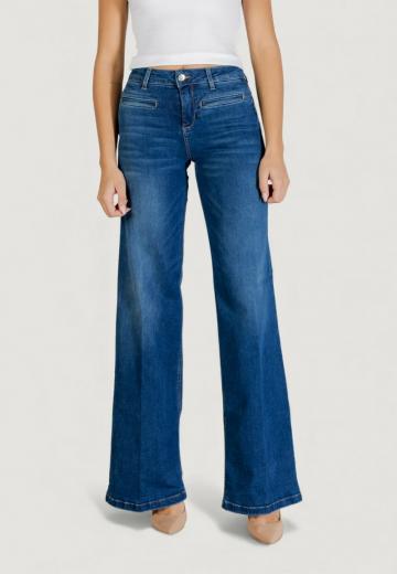 Клешеные джинсы