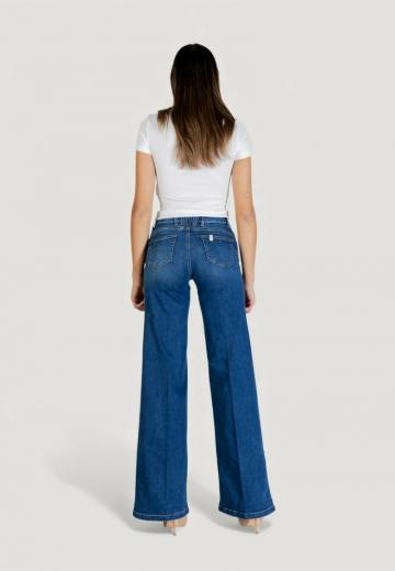 Клешеные джинсы