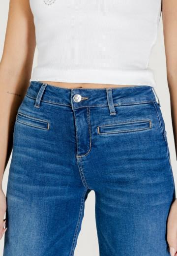 Клешеные джинсы