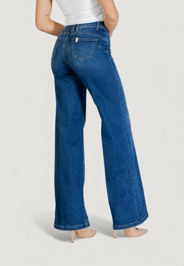 Клешеные джинсы