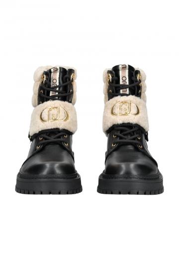 Ботинки на шнуровке