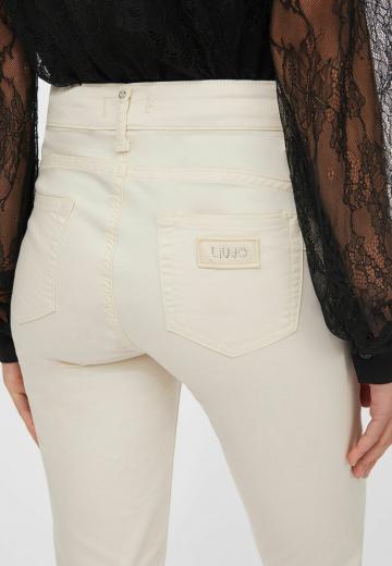 Узкие джинсы