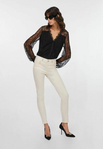 Узкие джинсы