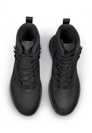 Походные ботинки