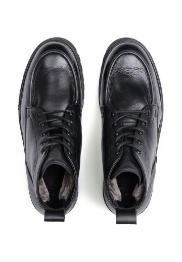 Ботинки на шнуровке