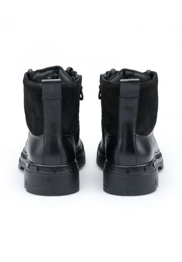 Ботинки на шнуровке