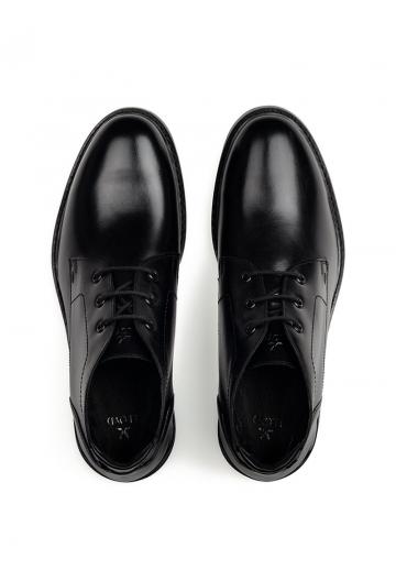 Ботинки на шнуровке