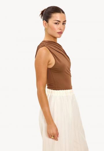 Топ на одно плечо