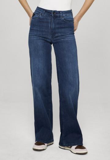 Клешеные джинсы