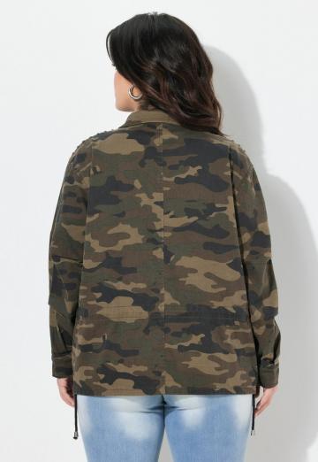 Куртка с накладнымит карманами