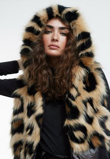 Пуховой жилет