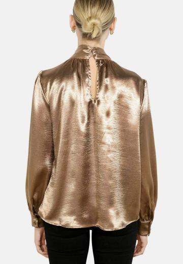 Атласная блузка