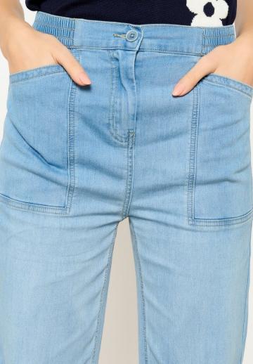 Прямые джинсы