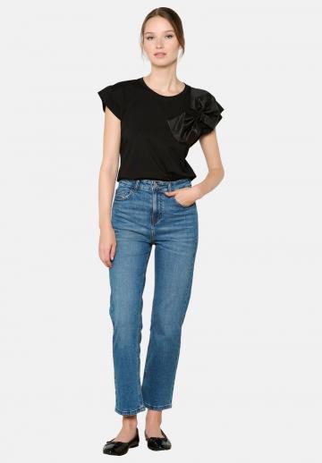 Короткие джинсы