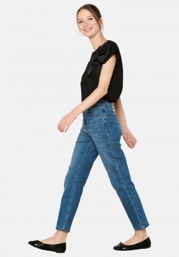 Короткие джинсы