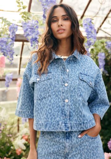 Джинсовая жилетка