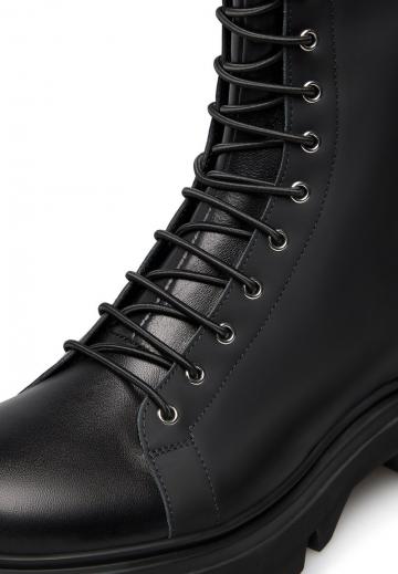 Ботинки на шнуровке