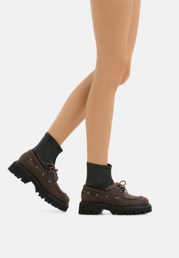 Ботинки на шнуровке