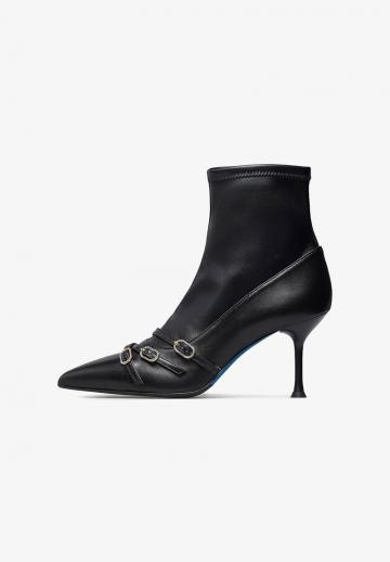 Высокие сапоги