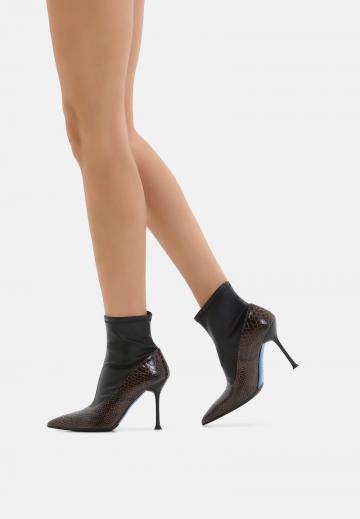 Высокие сапоги