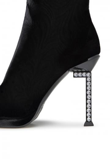 Высокие сапоги