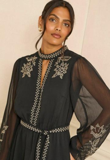 Короткое платье