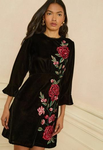 Короткое платье