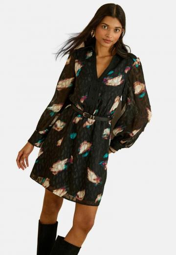 Короткое платье