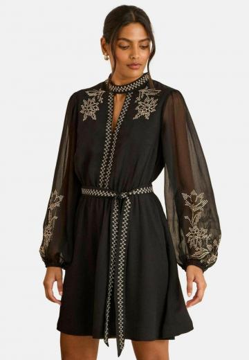 Короткое платье