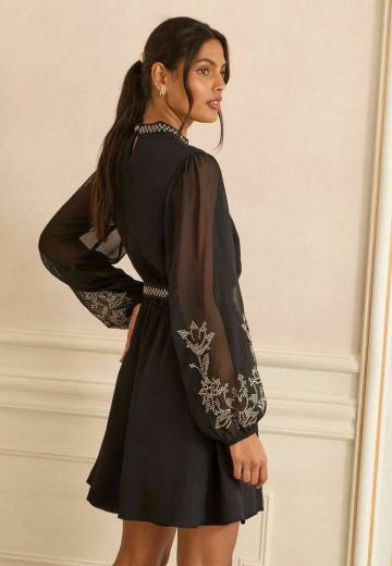 Короткое платье