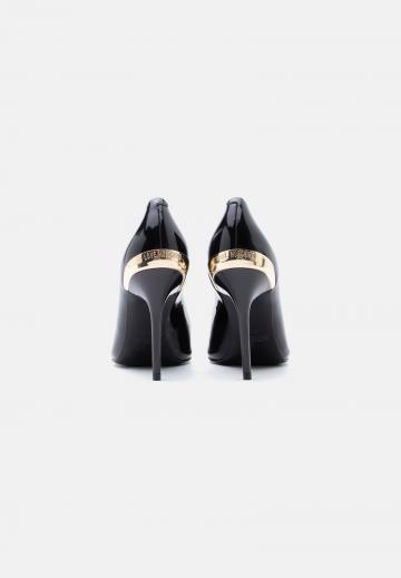 Туфли на высоком каблуке