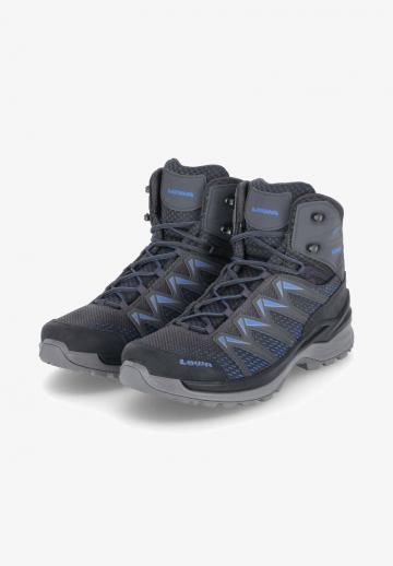 Походные ботинки