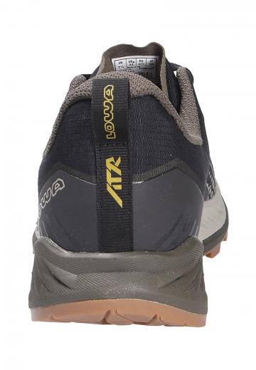 Походные кроссовки