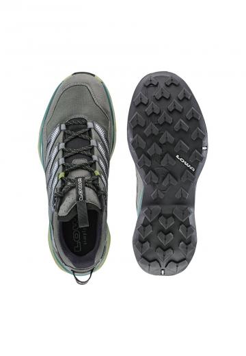 Походные кроссовки