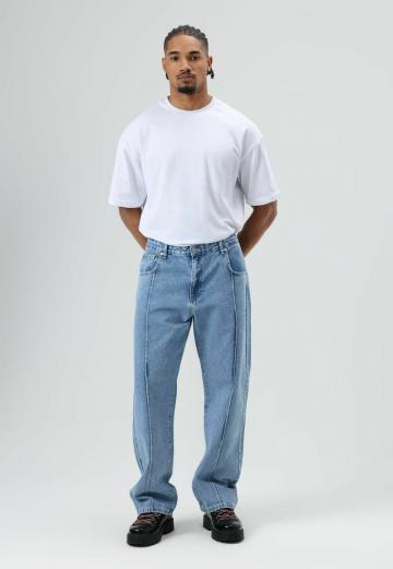 Прямые джинсы