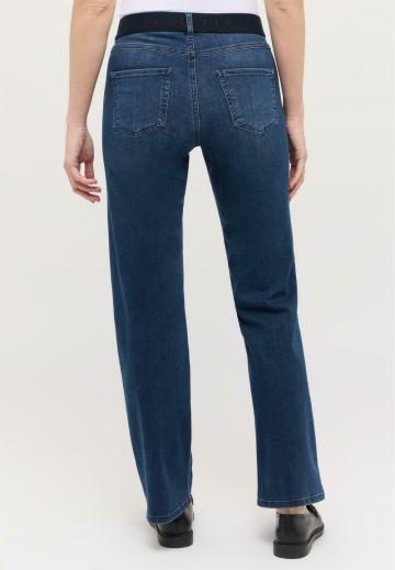 Прямые джинсы