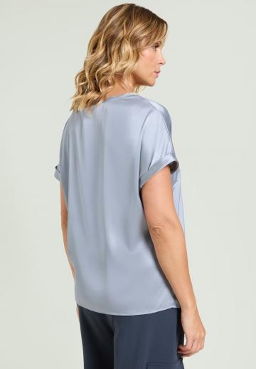 Атласная блузка