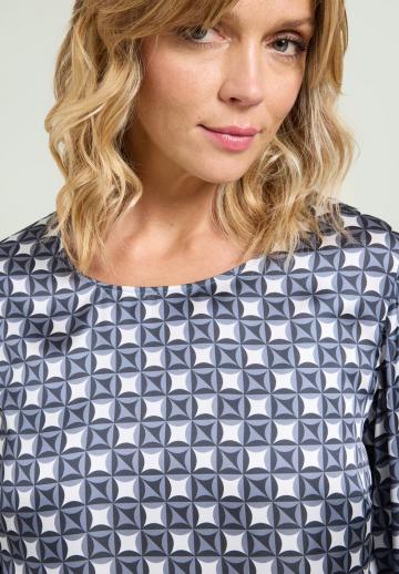 Атласная блузка