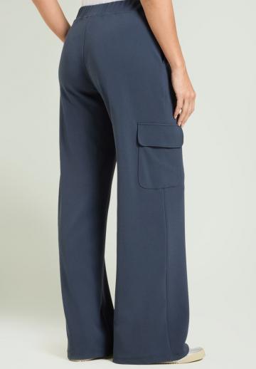 Брюки с накладными карманами